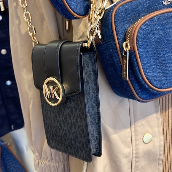 Michael Kors Carmen Small Logo Smartphone Crossbody Bag
Black - Picture 9 of 16